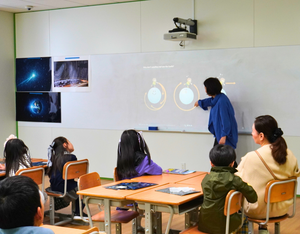 Session by ALE Co., Ltd., at Laurus International School of Science's fair