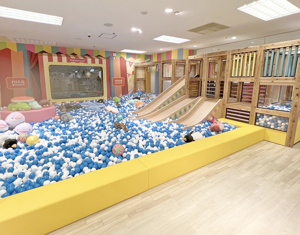 NICOPA & nico ground, ball pit