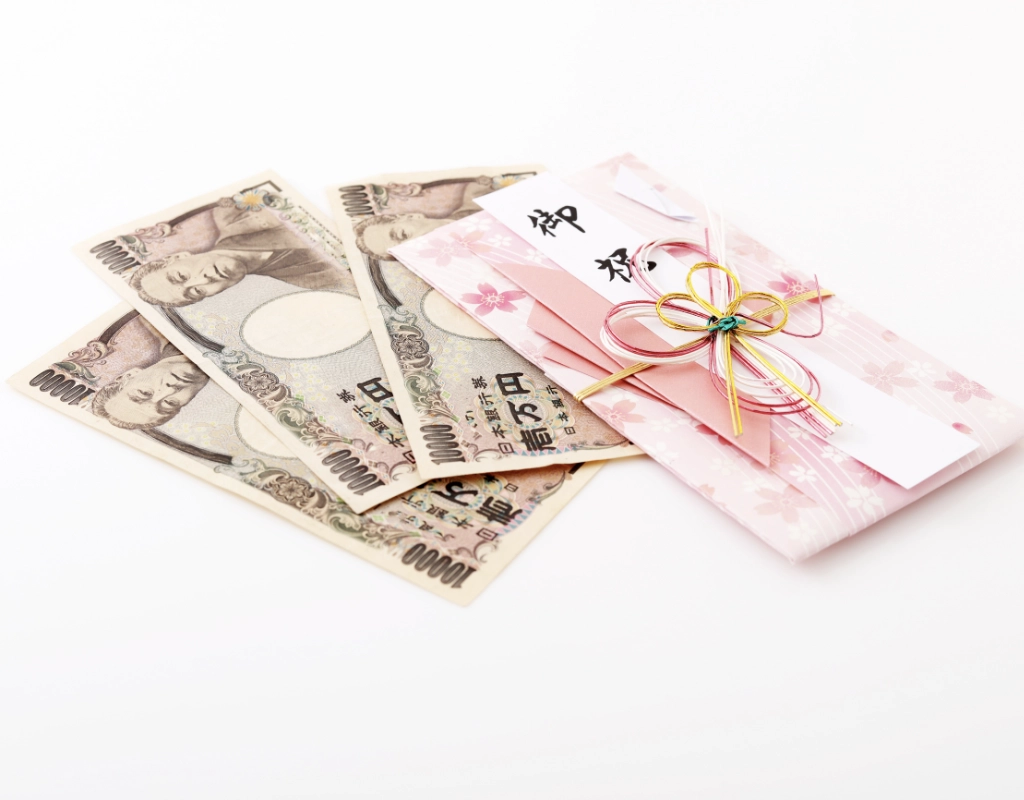 How to Place Money in a Wedding Envelope?