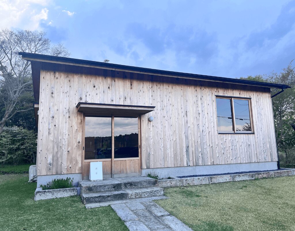 Tsuyukusa at entrance